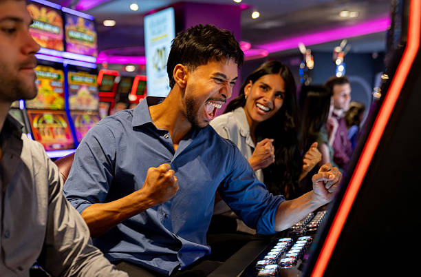 Live dealer blackjack table with professional dealer on royaltoto online